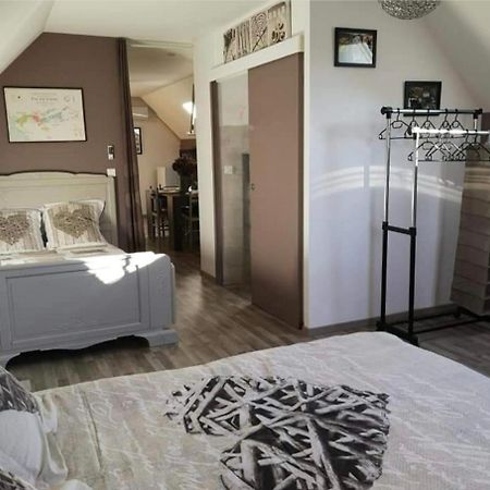 Chambre Fleurs De Lys Proche Zooparc De Beauval Et Des Chateaux De La Loire Couffy Ngoại thất bức ảnh